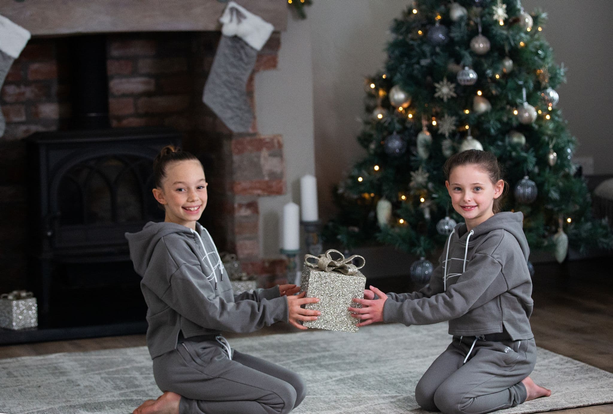 Misty Grey Script Jogger Set - Image 15